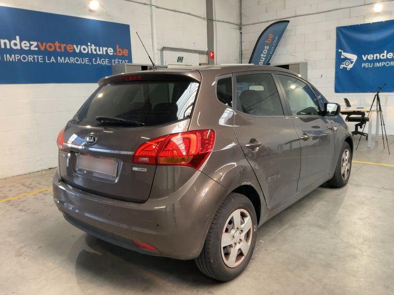 Kia Venga 1.4 Attract — zdjęcie 6