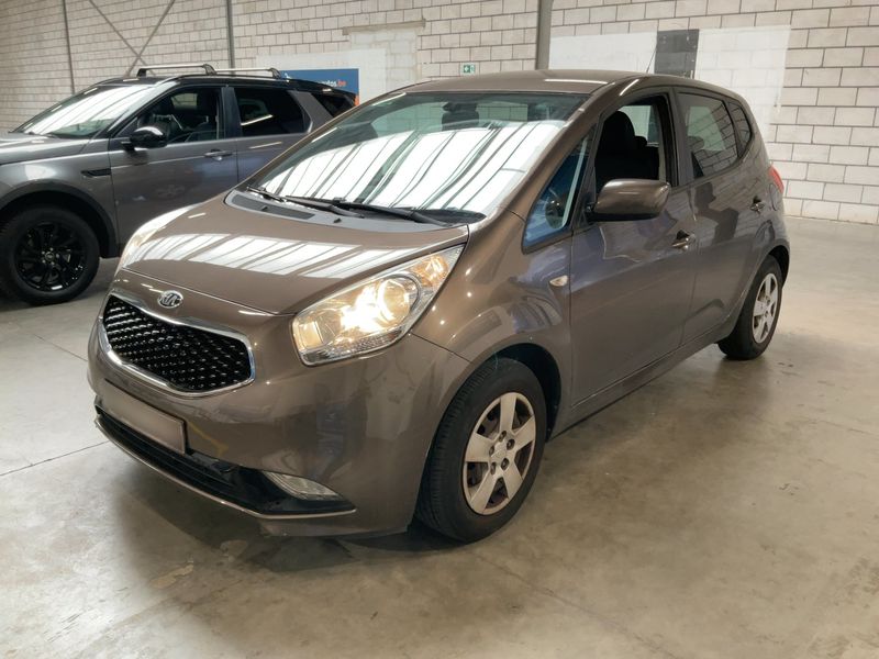 Kia Venga 1.4 Attract — zdjęcie 2