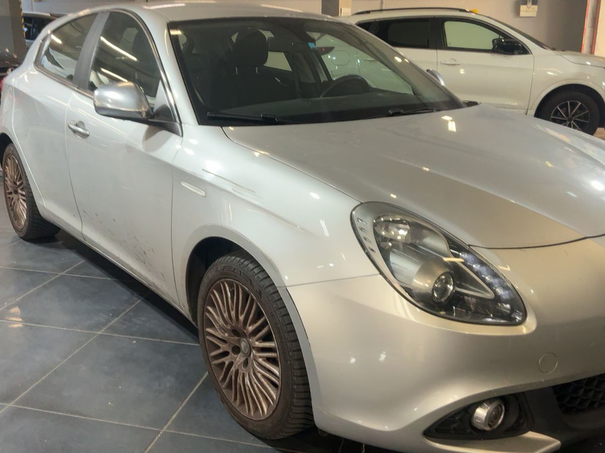 Alfa Romeo 2016 — photo 13