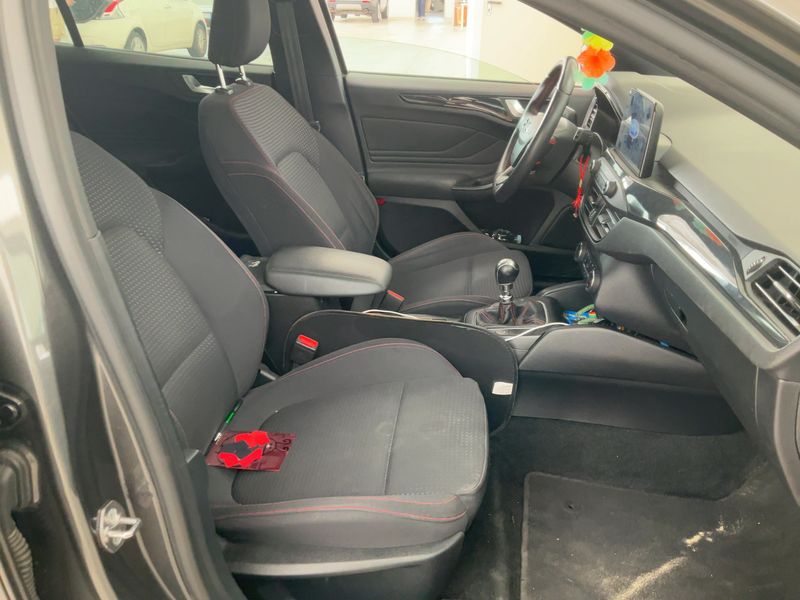 Ford Focus 1.5 TDCi EcoBlue ST-Line — zdjęcie 11