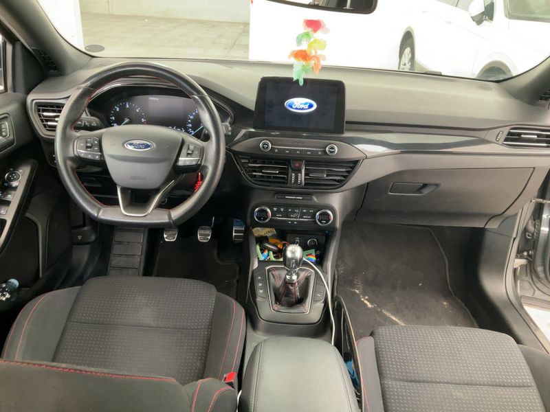 Ford Focus 1.5 TDCi EcoBlue ST-Line — zdjęcie 12