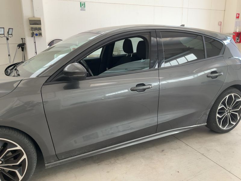 Ford Focus 1.5 TDCi EcoBlue ST-Line — zdjęcie 4