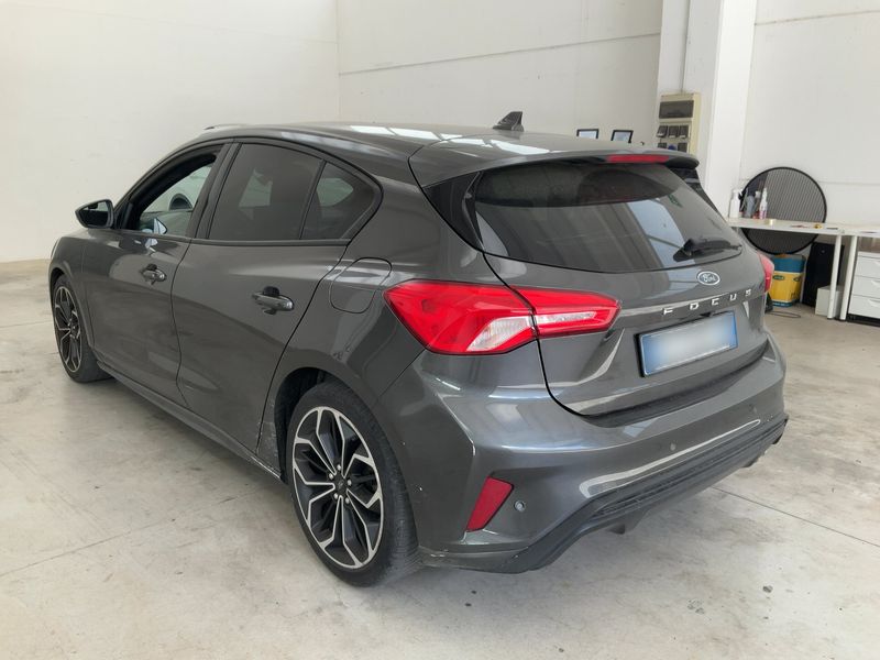 Ford Focus 1.5 TDCi EcoBlue ST-Line — zdjęcie 3