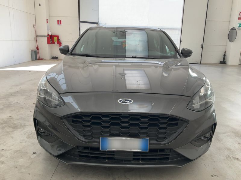 Ford Focus 1.5 TDCi EcoBlue ST-Line — zdjęcie 9