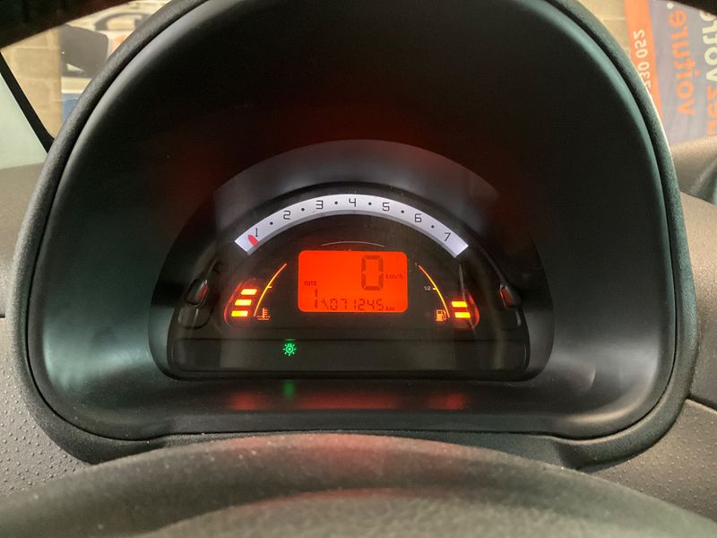 Citroen C2 1.4 Exclusive — zdjęcie 4