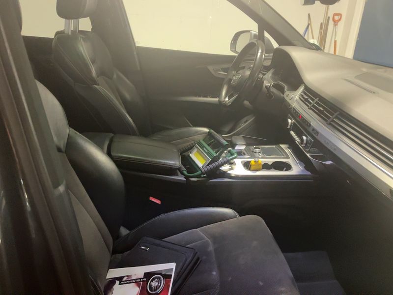 Audi Q7 3.0 V6 TDI quattro ultra — zdjęcie 11