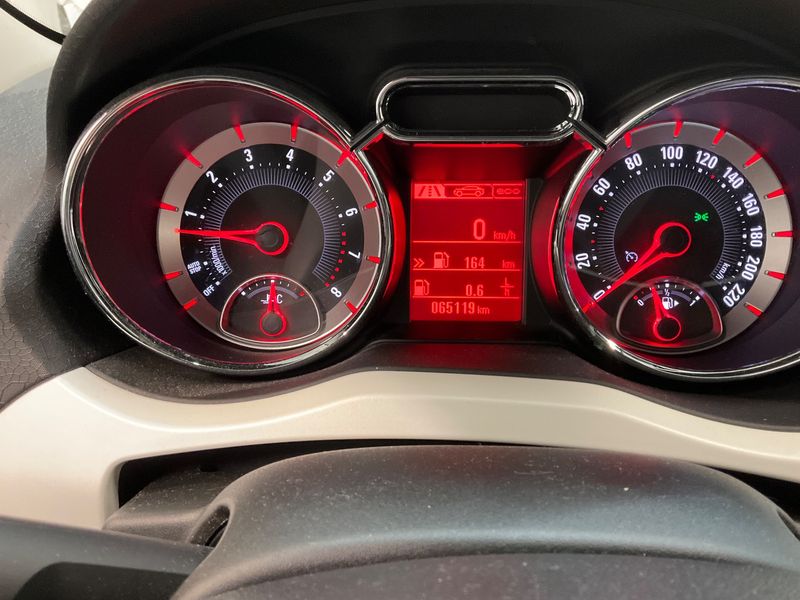 Opel Adam 1.4 Glam ecoFlex — zdjęcie 13