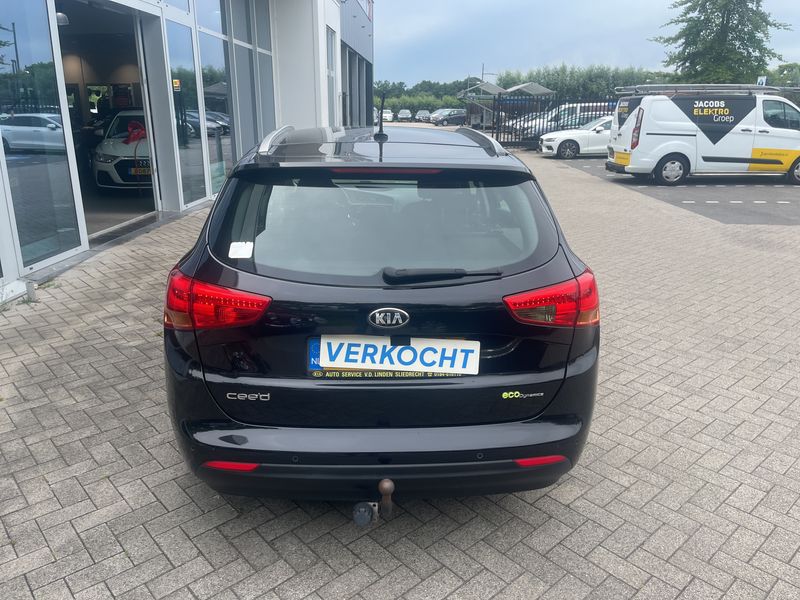 Kia cee'd 1.6 GDI Dream-Team — zdjęcie 4
