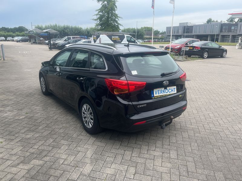 Kia cee'd 1.6 GDI Dream-Team — zdjęcie 3
