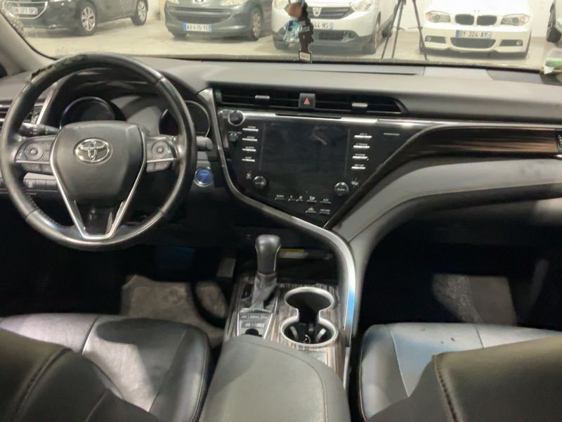 Toyota Camry 2.5 Hybrid Lounge — zdjęcie 12