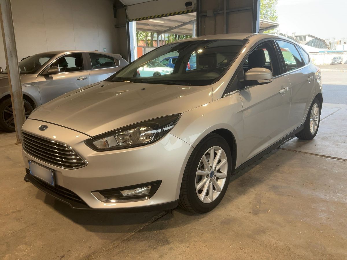 Ford Focus 2016 — photo 1