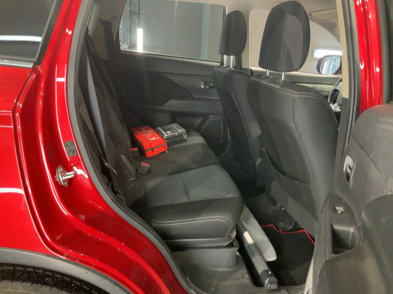 Mitsubishi Outlander 2.2 DI-D SUV-Star+ 4WD — zdjęcie 14