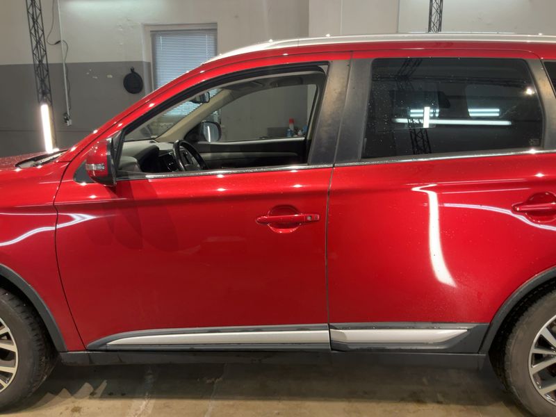 Mitsubishi Outlander 2.2 DI-D SUV-Star+ 4WD — zdjęcie 4
