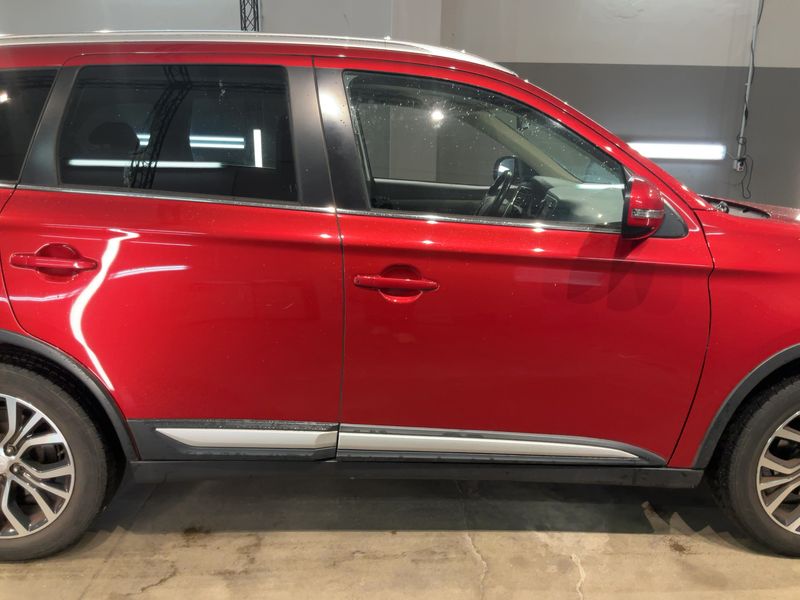 Mitsubishi Outlander 2.2 DI-D SUV-Star+ 4WD — zdjęcie 7