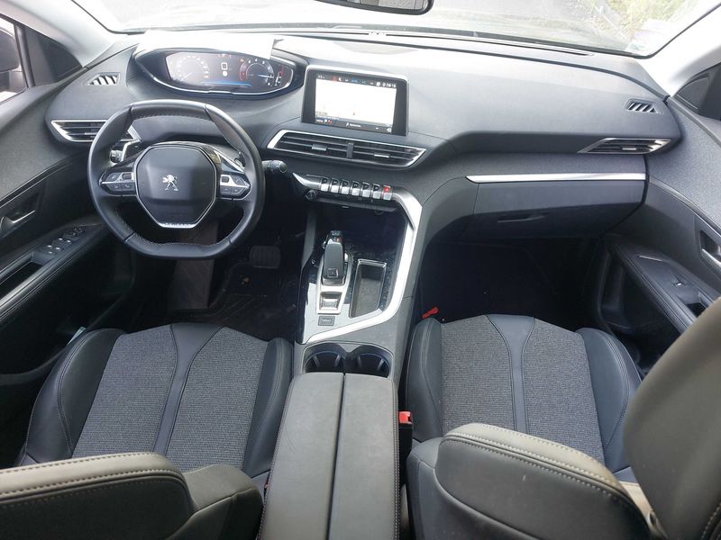 Peugeot 5008 1.2 PureTech Allure 2019 – снимка 11