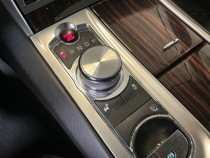 Jaguar XF 2.2 D Eco 2014 – снимка 23
