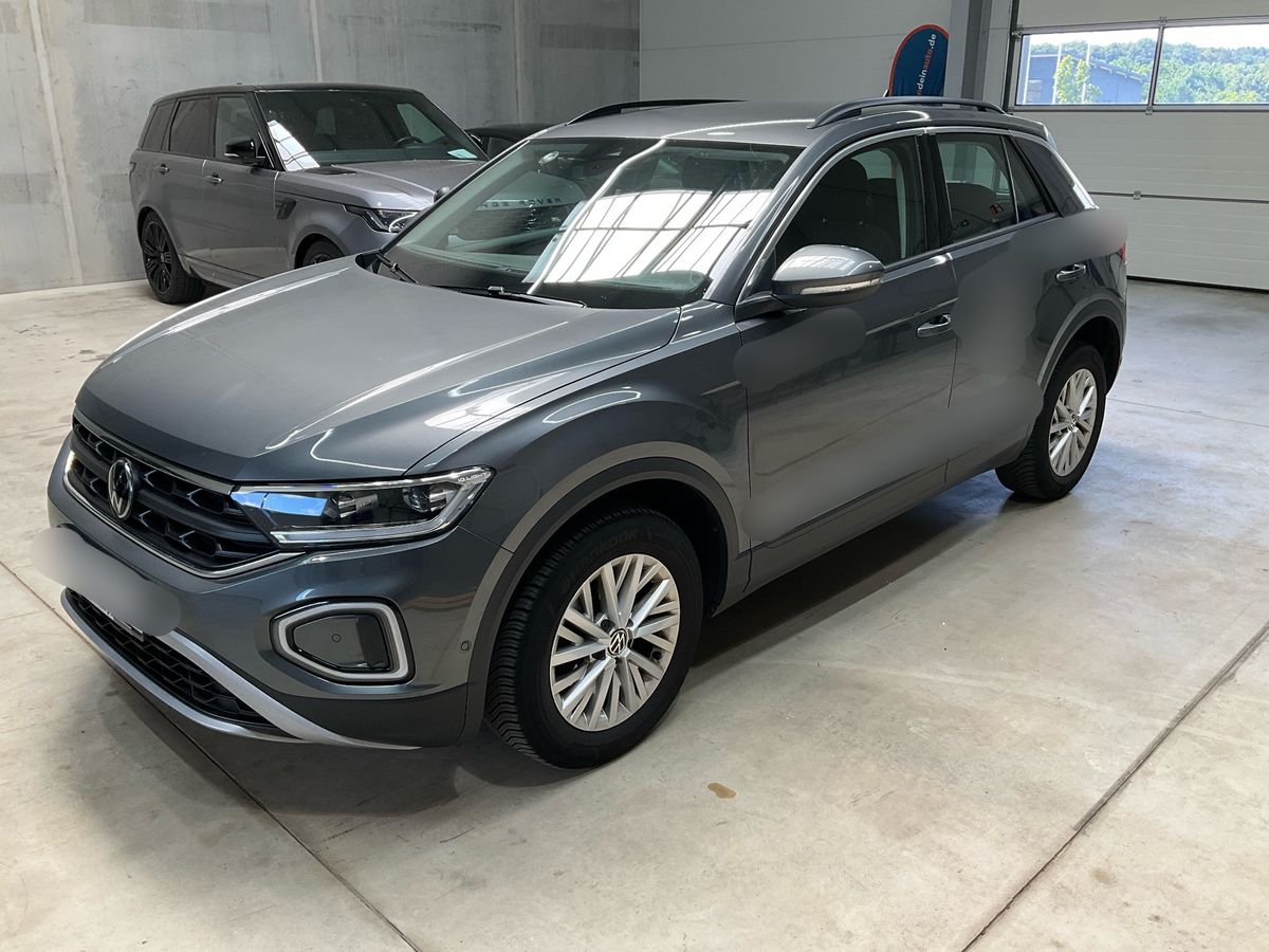 Volkswagen T-Roc 2022 — photo 1