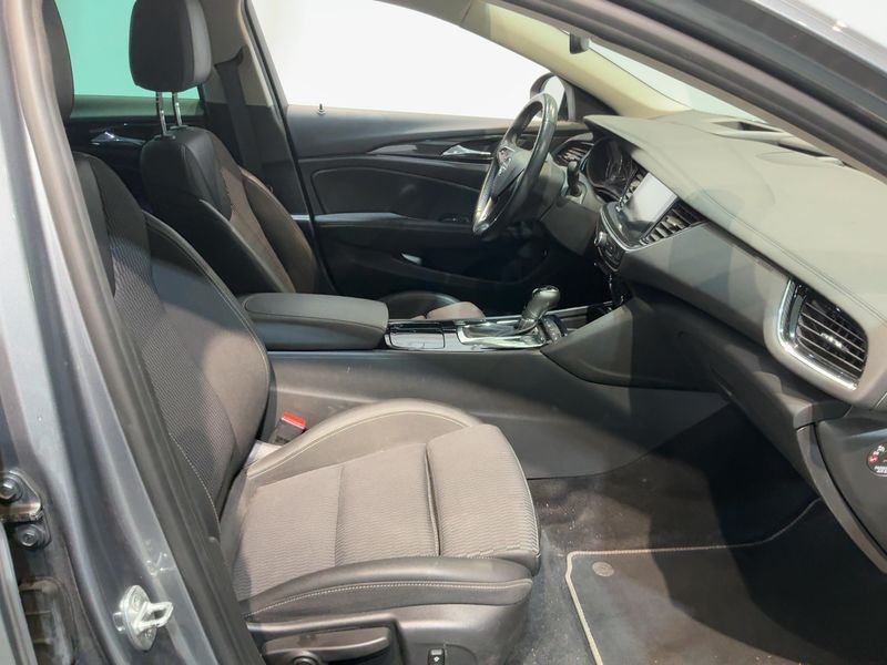 Opel Insignia Sports Tourer 2.0 CDTI Innovation 4x4 — zdjęcie 11