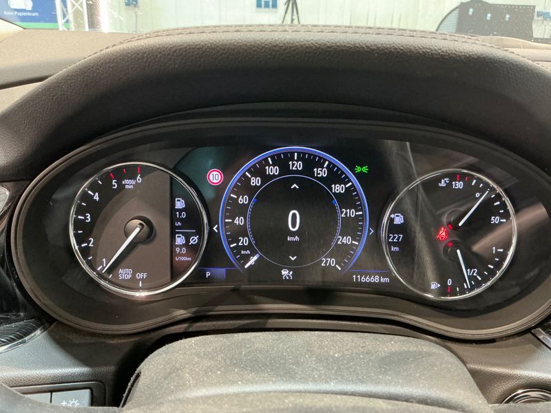 Opel Insignia Sports Tourer 2.0 CDTI Innovation 4x4 — zdjęcie 13
