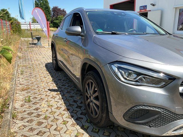 Mercedes-Benz GLA-Klasse GLA 200 Progressive — zdjęcie 8