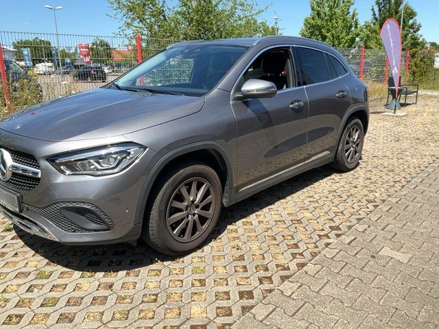 Mercedes-Benz GLA-Klasse GLA 200 Progressive — zdjęcie 2