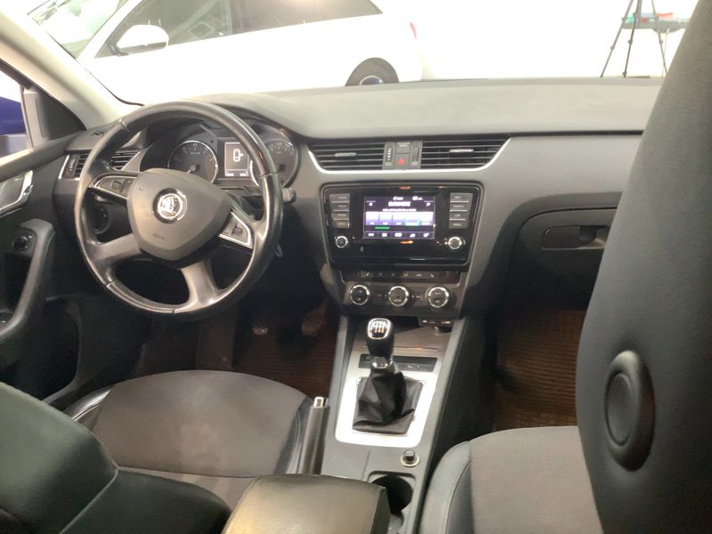 Skoda Octavia 1.4 TSI Elegance — zdjęcie 12