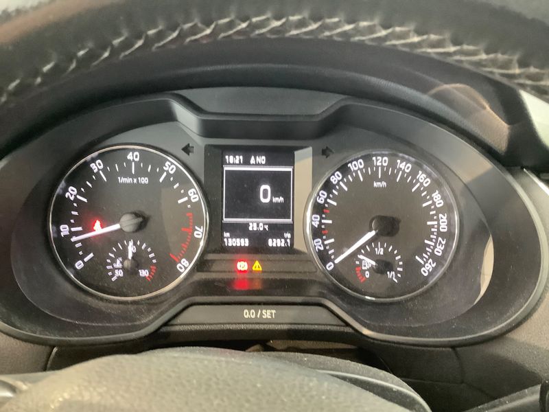 Skoda Octavia 1.4 TSI Elegance — zdjęcie 13