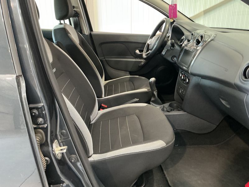 Dacia Sandero 1.5 Blue dCi Stepway Prestige — zdjęcie 11