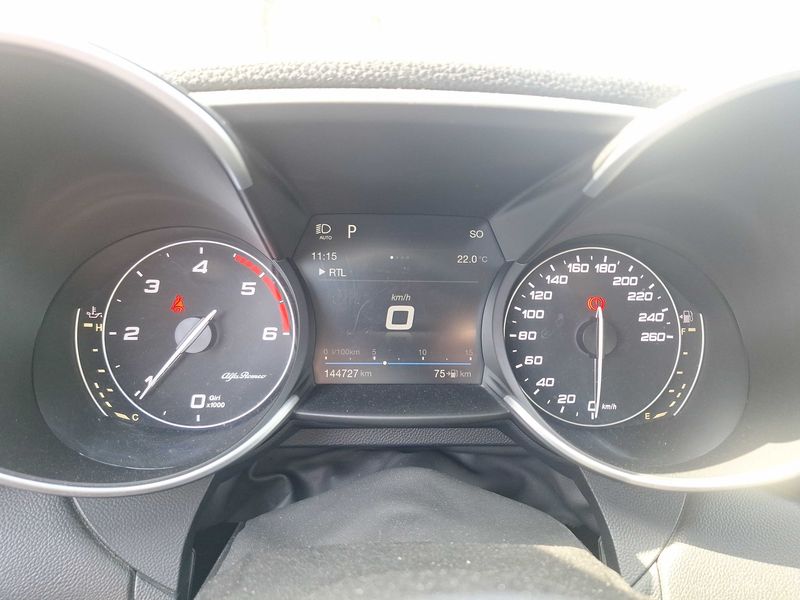 Alfa Romeo Giulia 2.2 JTDM Super — zdjęcie 12