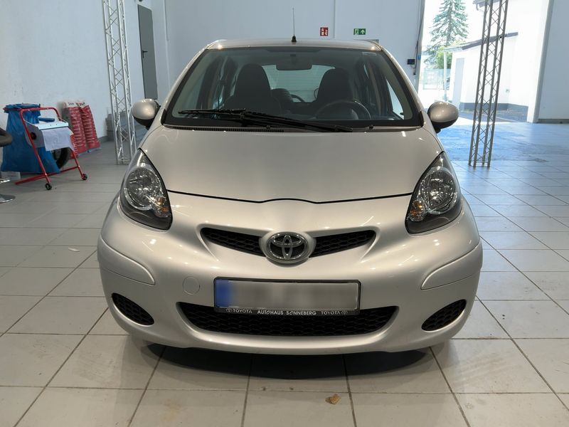 Toyota Aygo 1.0 Cool 2010 – снимка 14