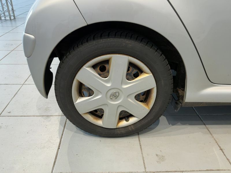 Toyota Aygo 1.0 Cool 2010 – снимка 9
