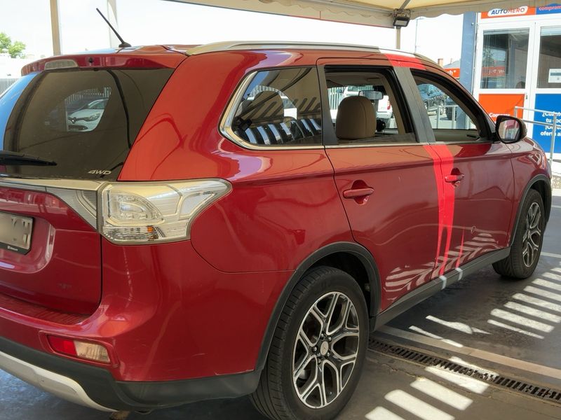 Mitsubishi Outlander 2.2 DI-D Kaiteki 4WD — zdjęcie 6
