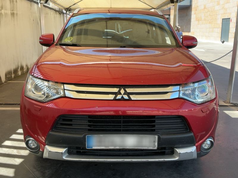 Mitsubishi Outlander 2.2 DI-D Kaiteki 4WD — zdjęcie 9