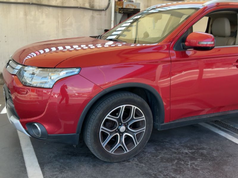 Mitsubishi Outlander 2.2 DI-D Kaiteki 4WD — zdjęcie 2