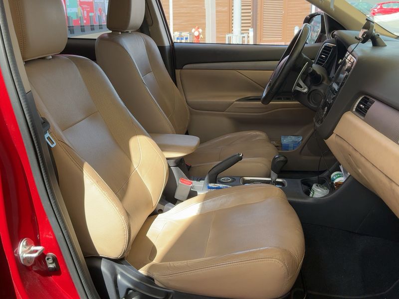 Mitsubishi Outlander 2.2 DI-D Kaiteki 4WD — zdjęcie 11