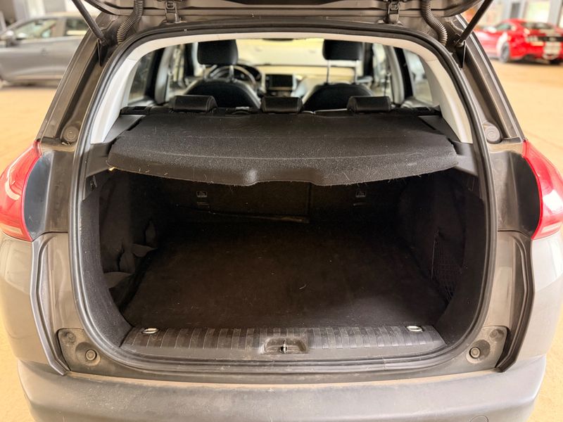 Peugeot 2008 1.5 Blue-HDi Allure 2019 – снимка 15
