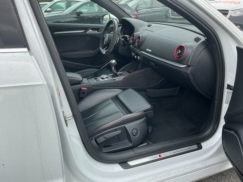 Audi RS 3 Sportback 2.5 TFSI quattro — zdjęcie 11