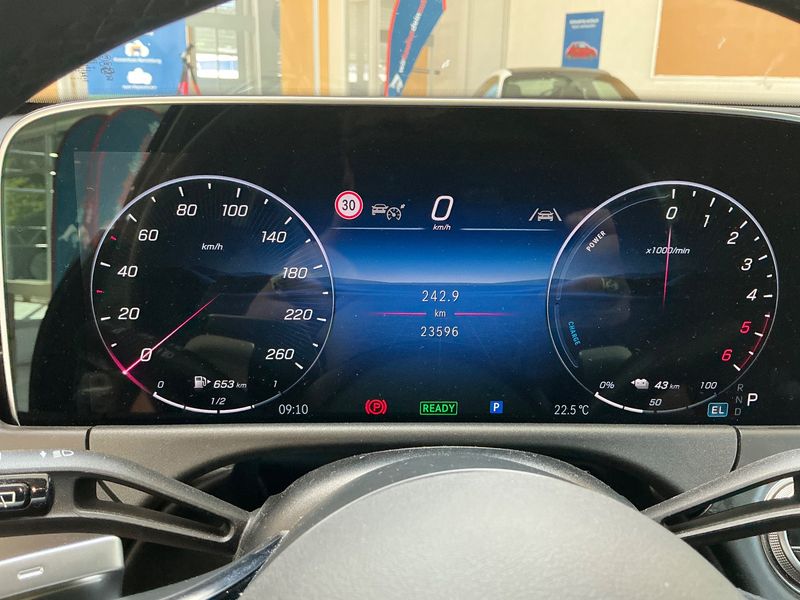 Mercedes-Benz E-Klasse E 300 de T 4Matic Avantgarde Advanced — zdjęcie 13