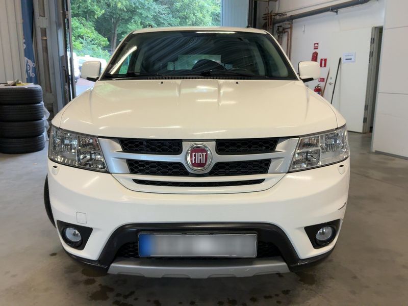 Fiat Freemont 2.0 Multijet Lounge 4WD — zdjęcie 9