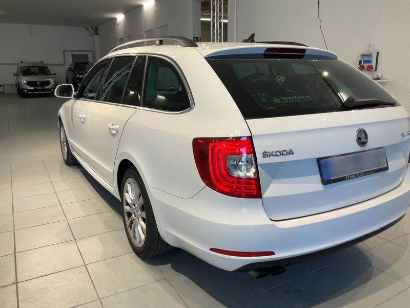 Skoda Superb 2.0 TDI Exclusive — zdjęcie 3