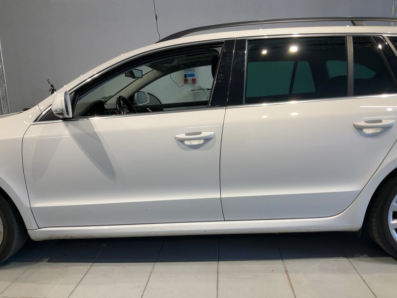Skoda Superb 2.0 TDI Exclusive — zdjęcie 4