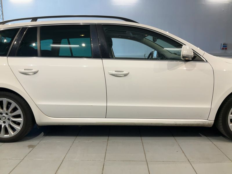 Skoda Superb 2.0 TDI Exclusive — zdjęcie 7