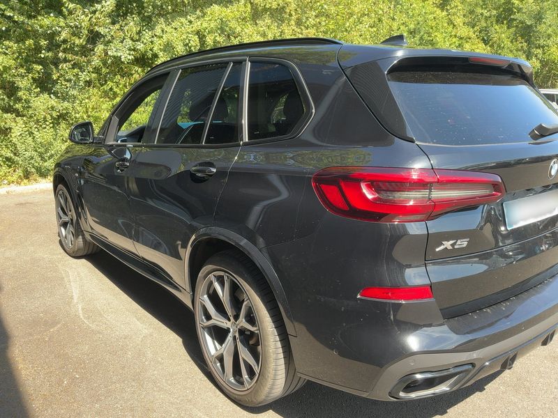 BMW X5 xDrive 45e M Sport — zdjęcie 3