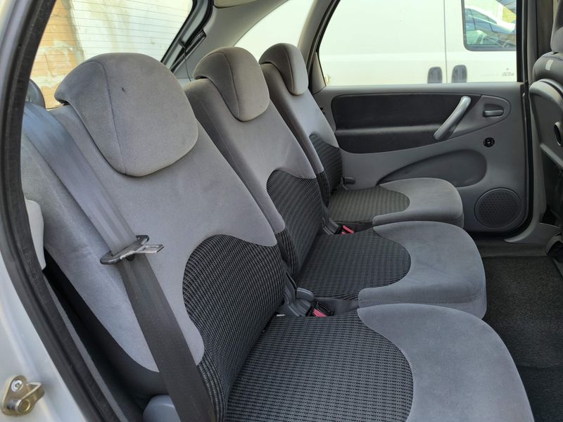 Citroen Xsara Picasso 1.6 HDi Elegance — zdjęcie 13