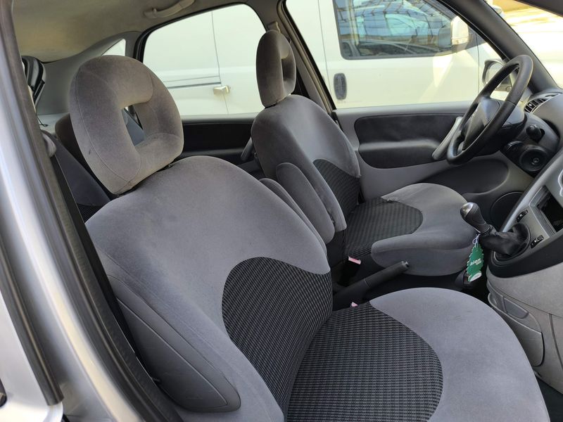 Citroen Xsara Picasso 1.6 HDi Elegance — zdjęcie 10