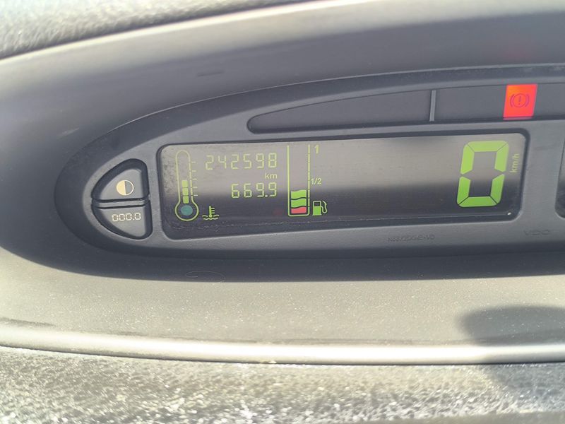 Citroen Xsara Picasso 1.6 HDi Elegance — zdjęcie 12