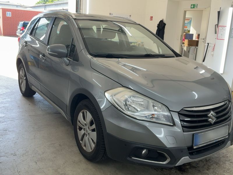 Suzuki SX4 1.6 Comfort 4x4 — zdjęcie 8