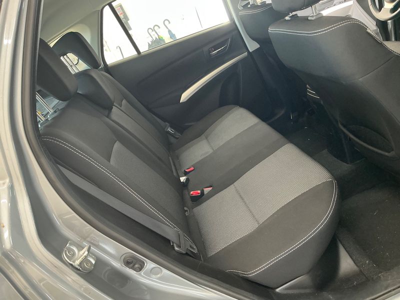 Suzuki SX4 1.6 Comfort 4x4 — zdjęcie 14