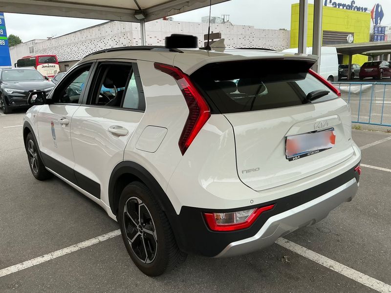 Kia Niro 1.6 Hybrid Concept — zdjęcie 3