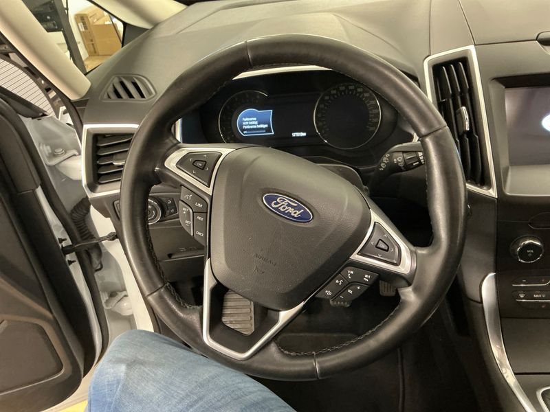 Ford S-Max 2.0 TDCi Titanium 2017 – снимка 28
